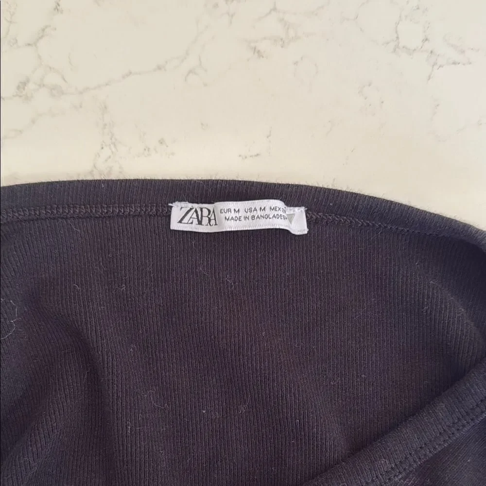 Zara Black Women's long sleeve Crop Top. Size Medium.
